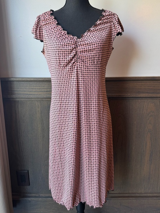 Dresses & Skirts - Y2K Pink Patterned Cap-Sleeve Midi Dress